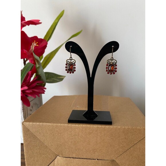 Avon Earrings - Picture 1 of 3